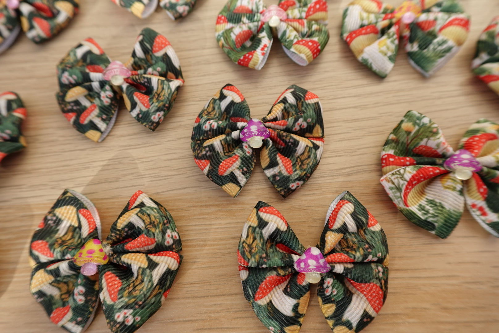 Mystic Mushrooms 16-Piece Small Bow Set